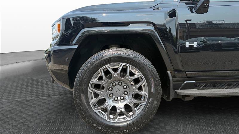 Used 2025 GMC Hummer EV 3X w/ LPO, Illumination Package AWD/4WD image 9