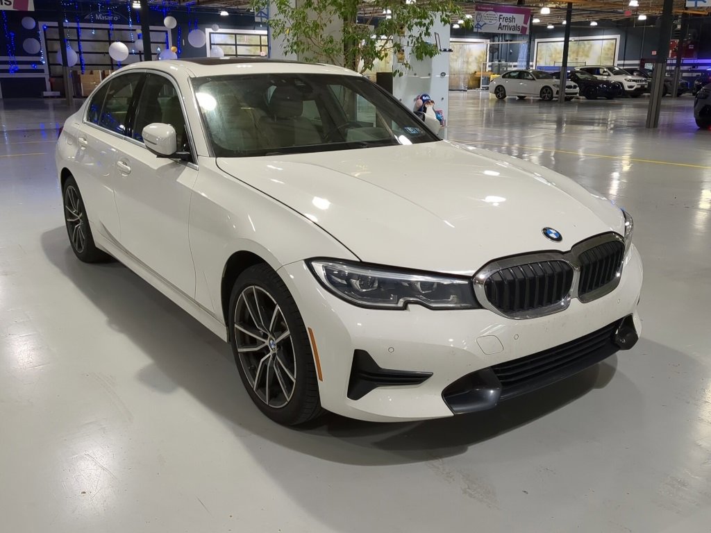 Used 2020 BMW 330i xDrive Sedan w/ Premium Package image 4