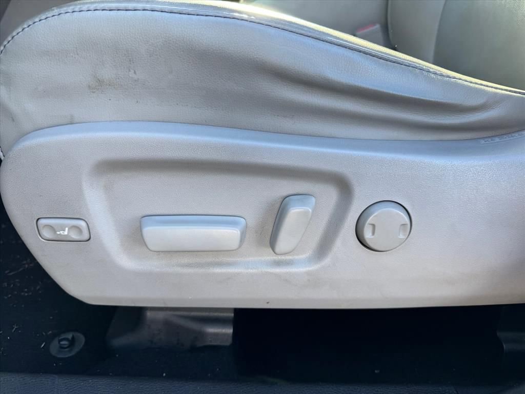 Used 2018 Toyota Highlander XLE image 15