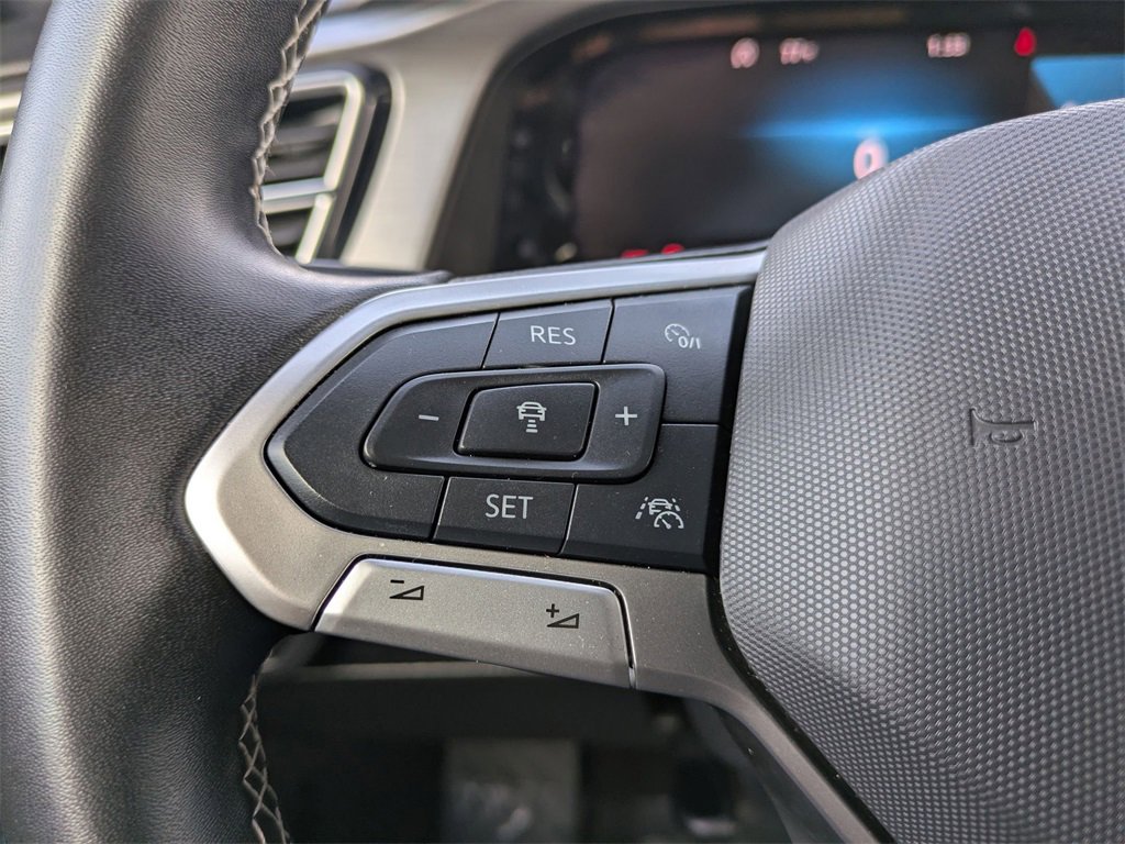 Used 2025 Volkswagen Atlas Cross Sport SE image 21