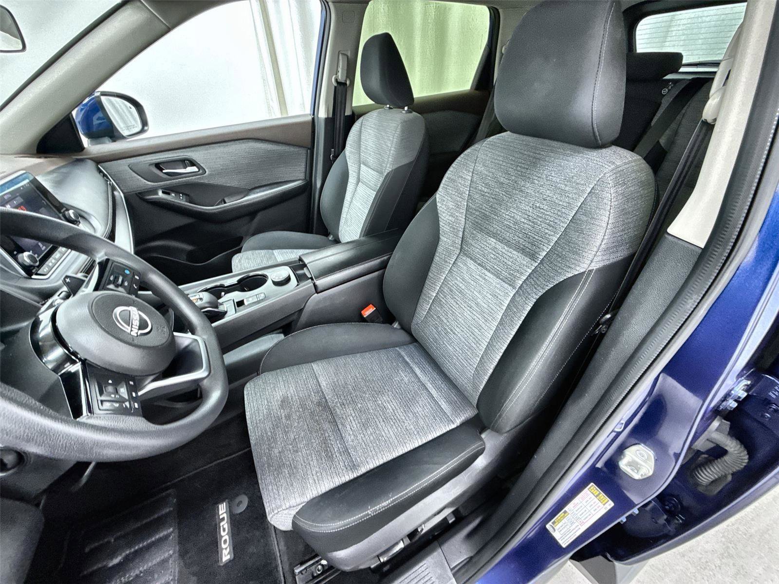 Used 2023 Nissan Rogue SV AWD/4WD image 17