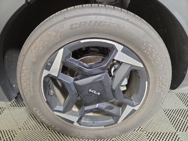 Certified 2026 Kia Sportage EX FWD image 11