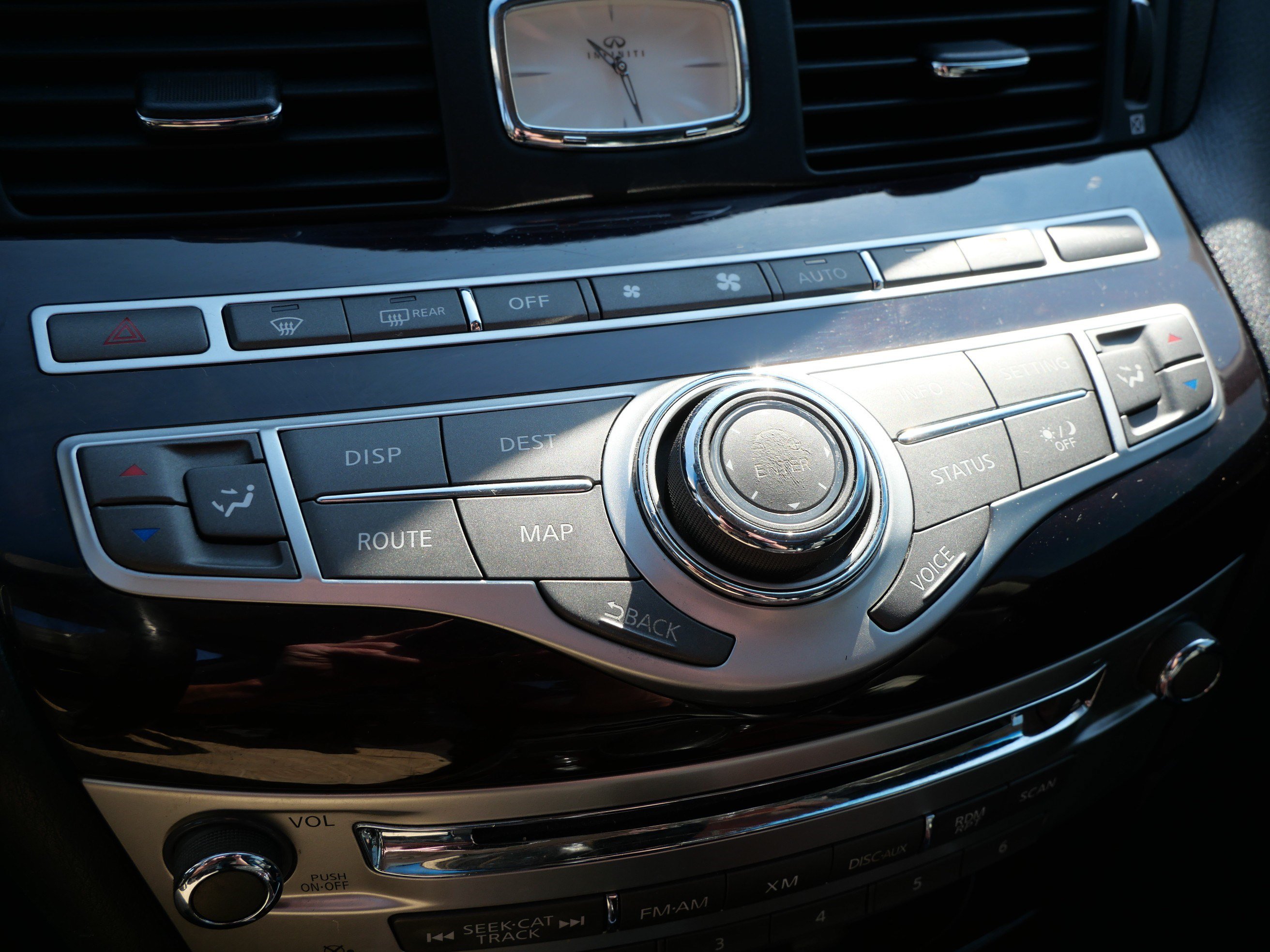Used 2012 INFINITI M37 w/ Sport Pkg RWD image 29