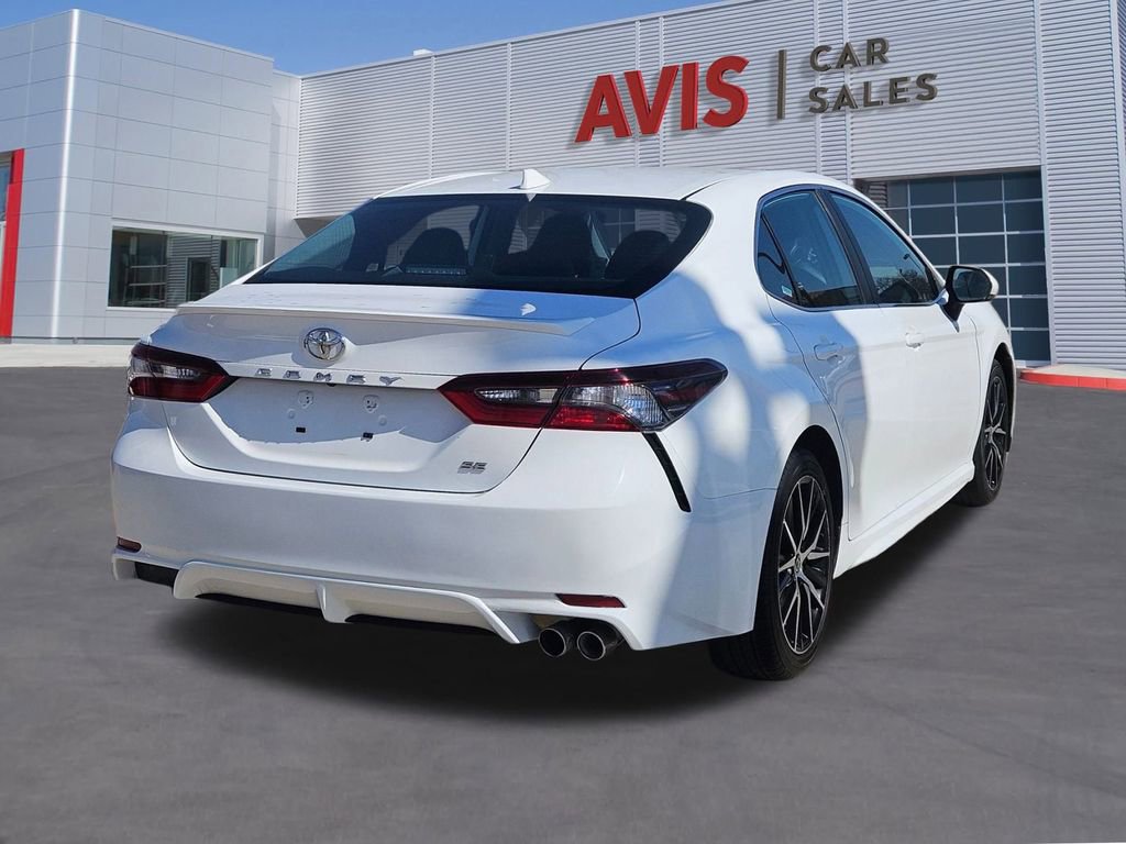 Used 2024 Toyota Camry SE image 6