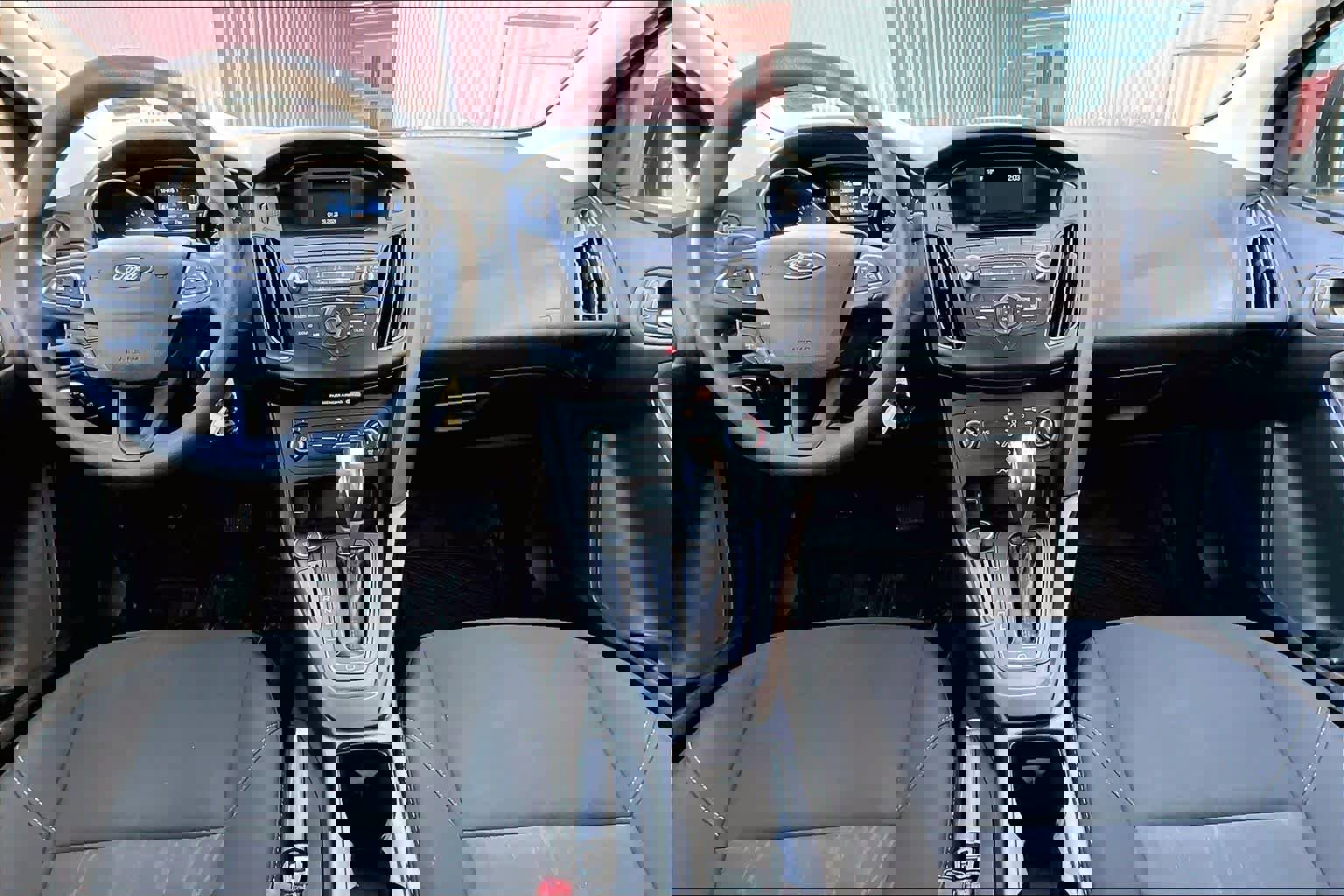 Used 2015 Ford Focus SE image 16