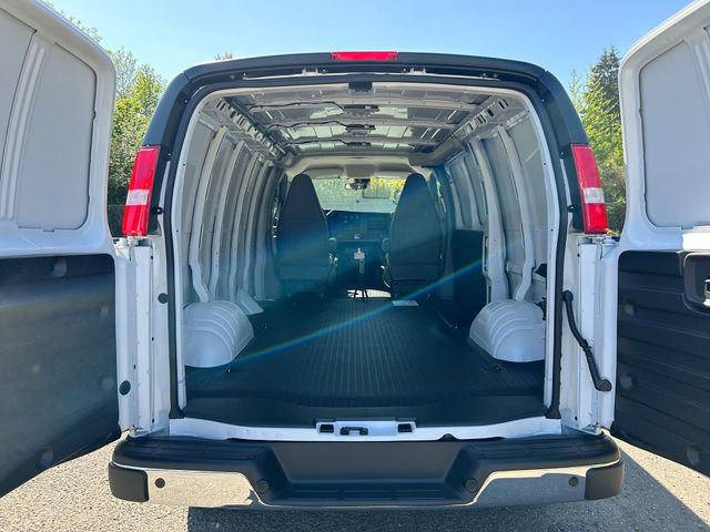 New 2026 Chevrolet Express 2500 w/ Driver Convenience Package RWD image 21