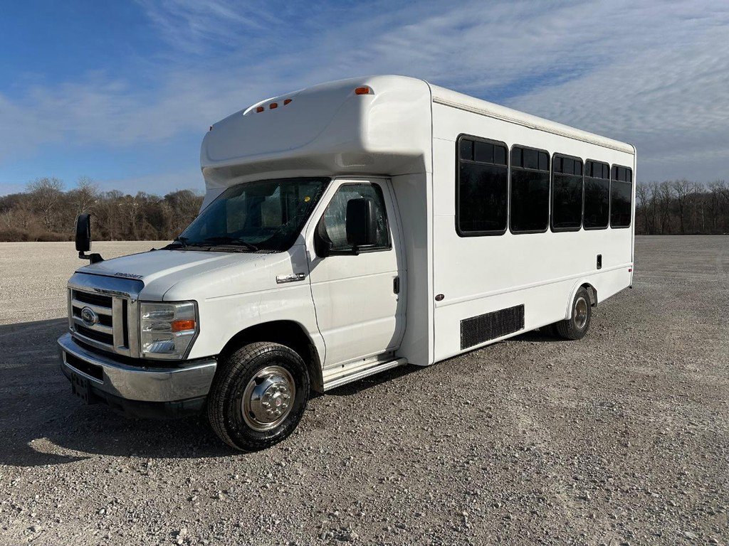 Used 2013 Ford E-450 and Econoline 450 Super Duty w/ Shuttle Bus Prep Pkg image 7