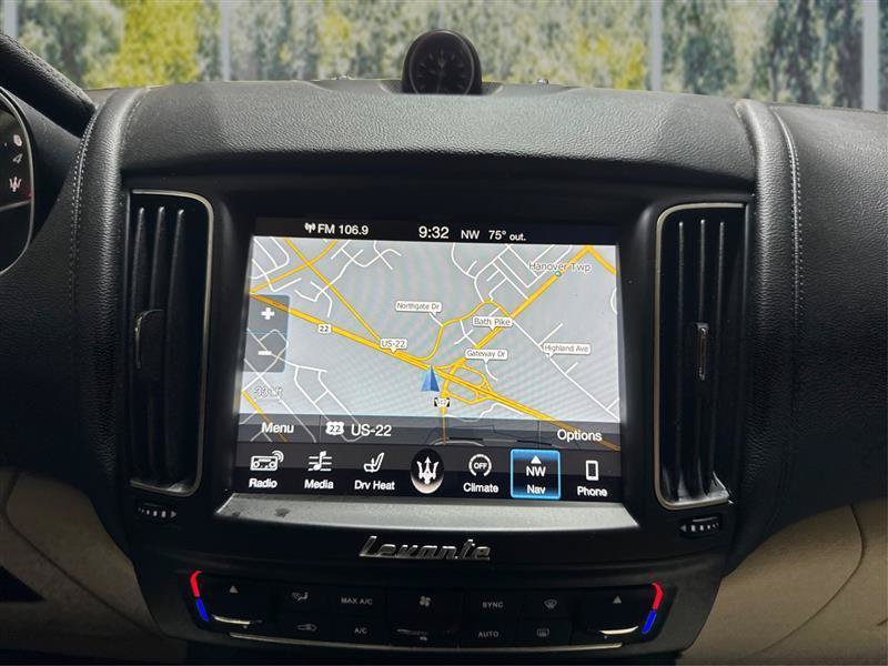 Used 2018 Maserati Levante AWD/4WD image 27