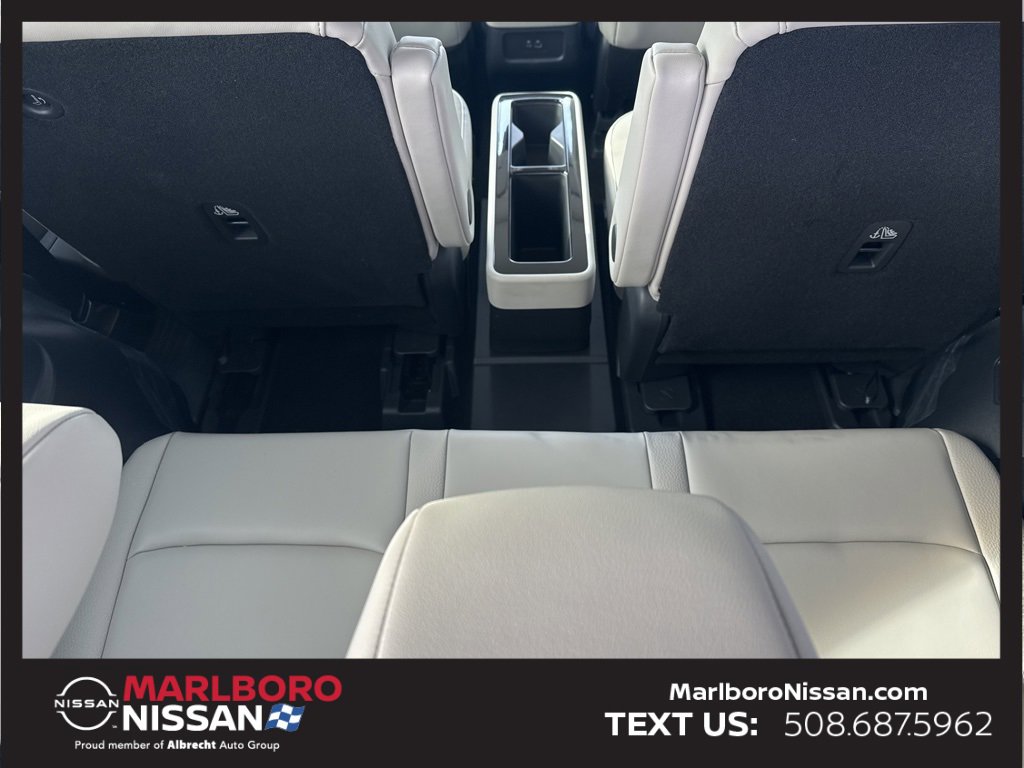 New 2025 Nissan Pathfinder SL w/ SL Premium Package image 18