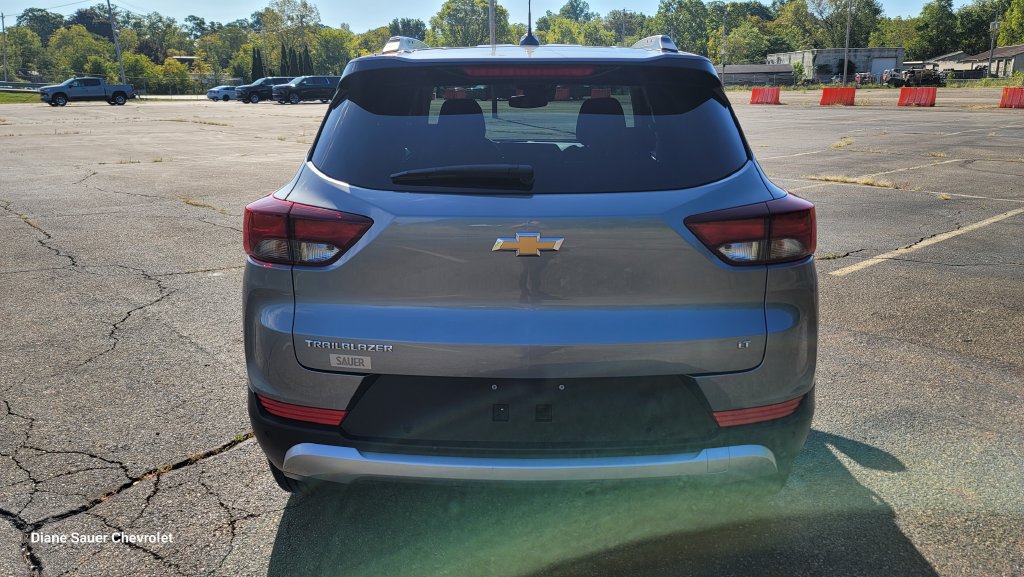 Used 2025 Chevrolet TrailBlazer LT w/ Convenience Package FWD image 10