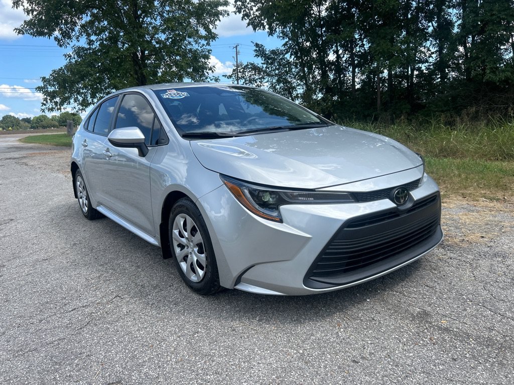 Used 2024 Toyota Corolla LE FWD image 1
