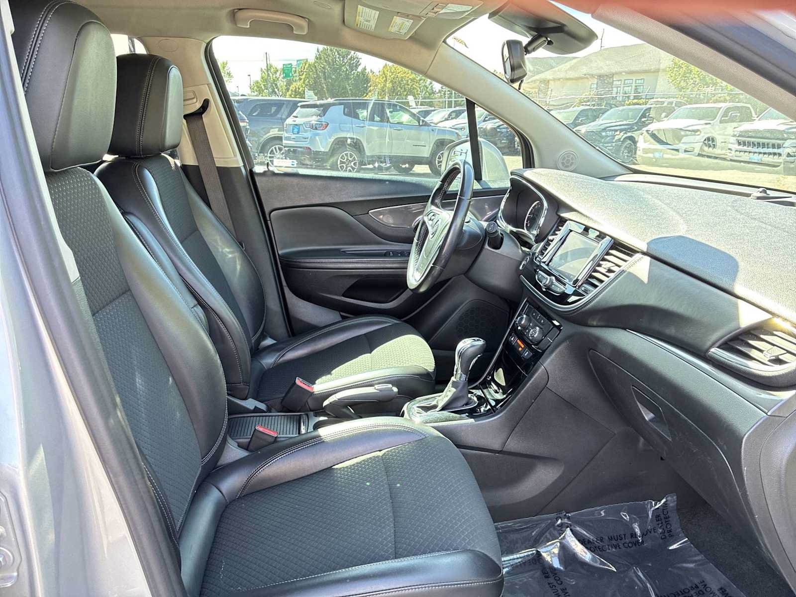 Used 2021 Buick Encore Preferred AWD/4WD image 24