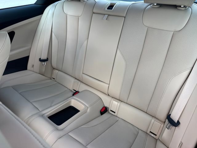 Used 2025 BMW M240i Coupe RWD image 17