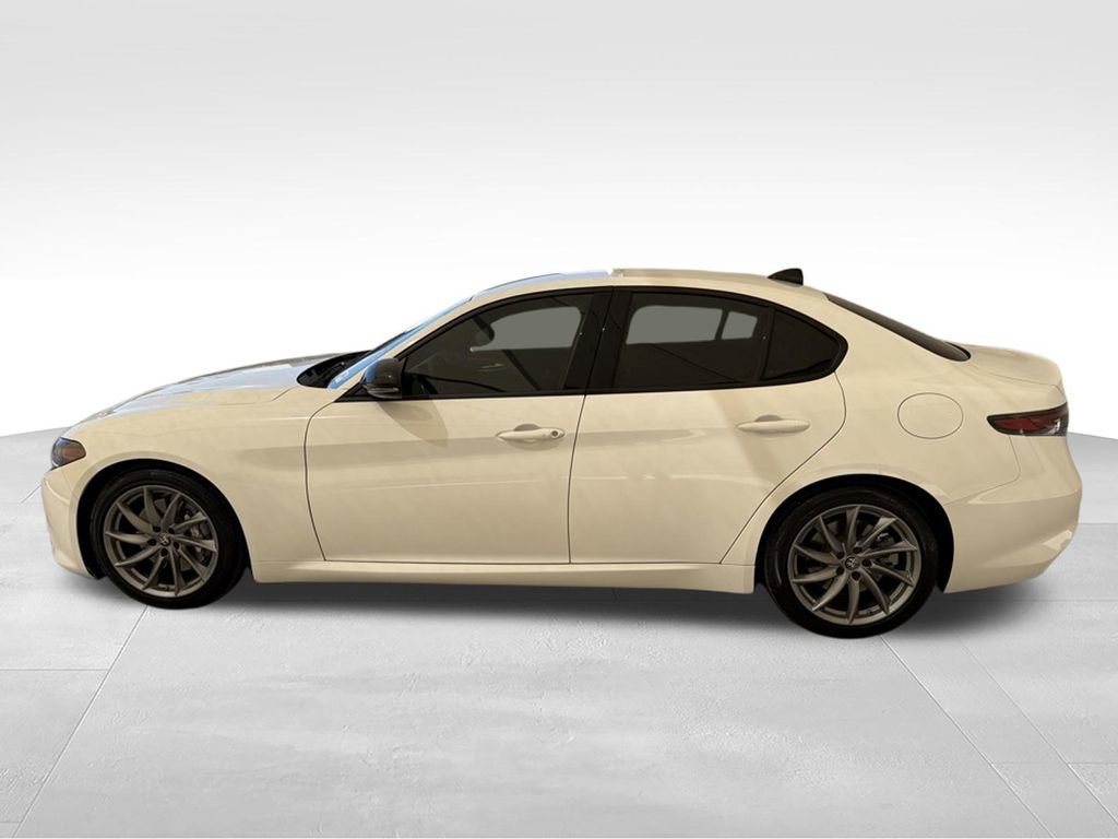 New 2025 Alfa Romeo Giulia RWD image 7