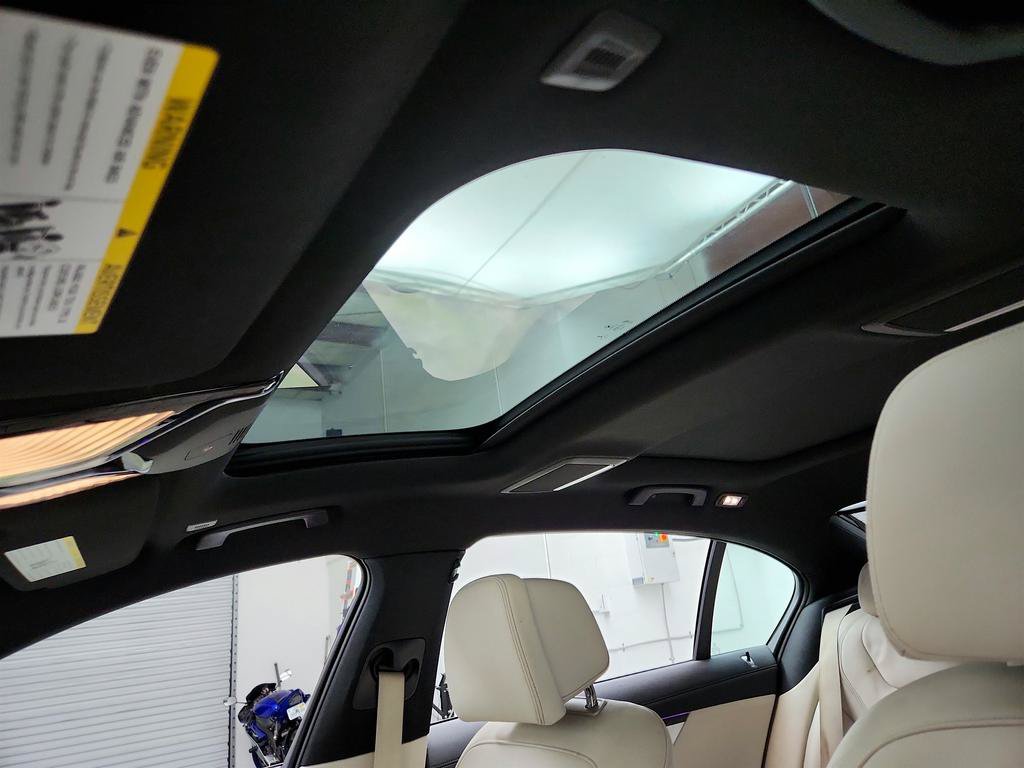 Used 2019 BMW 740i w/ M Sport Package RWD image 15