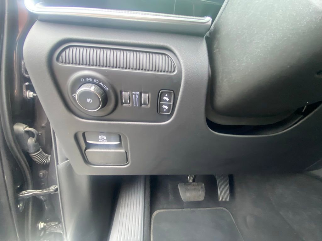 Used 2024 Jeep Grand Wagoneer L Series II w/ Quick Order Packagew 28T image 12