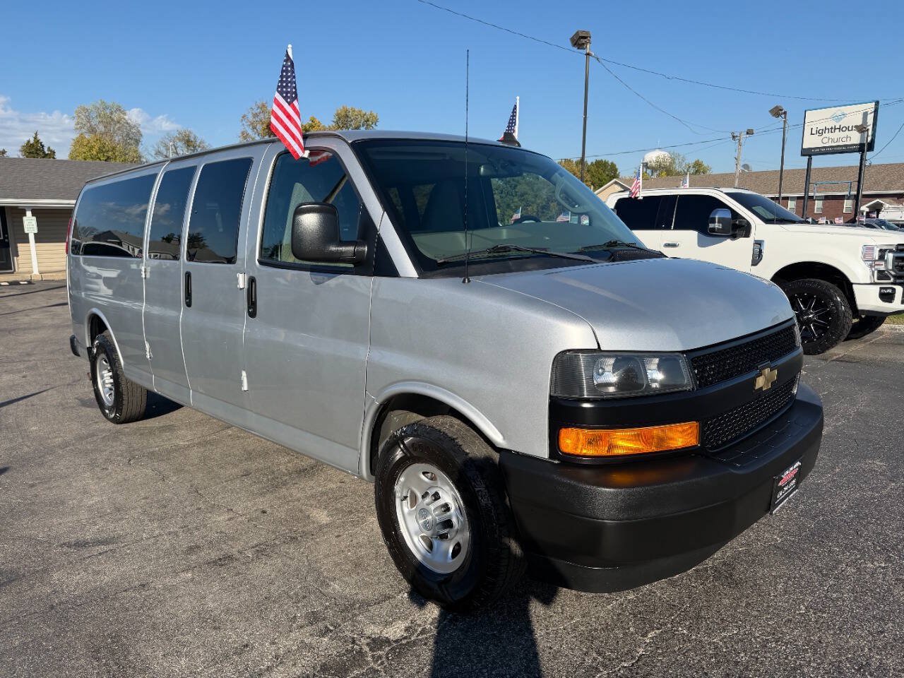 Used 2019 Chevrolet Express 3500 LS RWD image 4