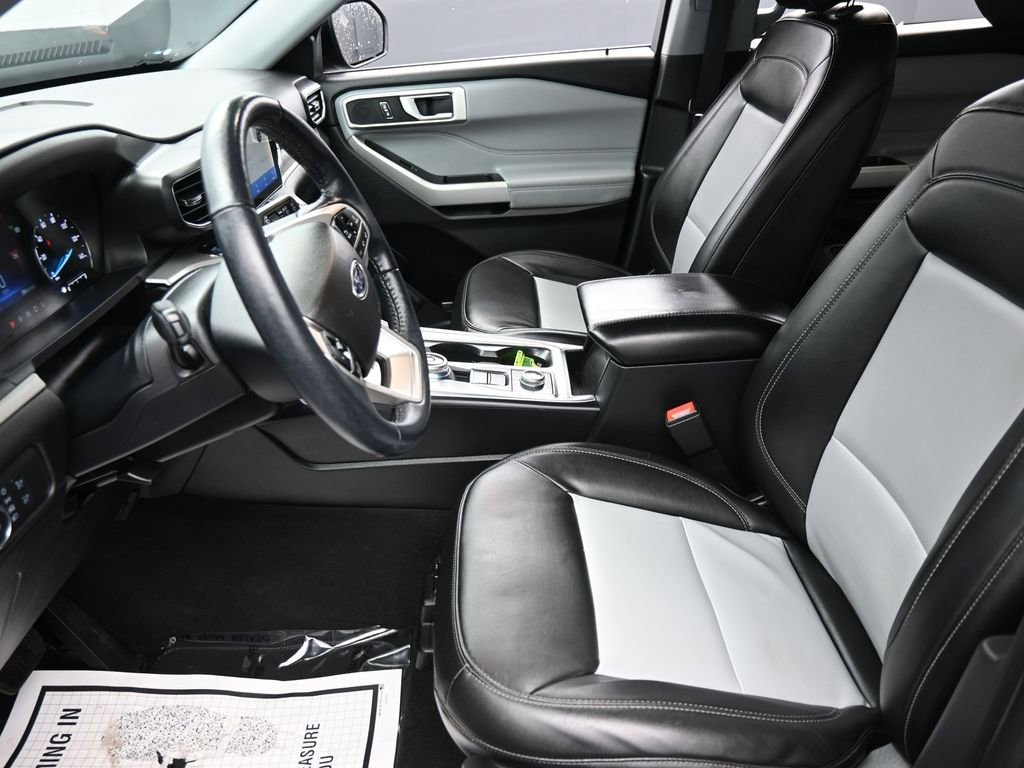 Used 2022 Ford Explorer XLT w/ Equipment Group 202A image 15