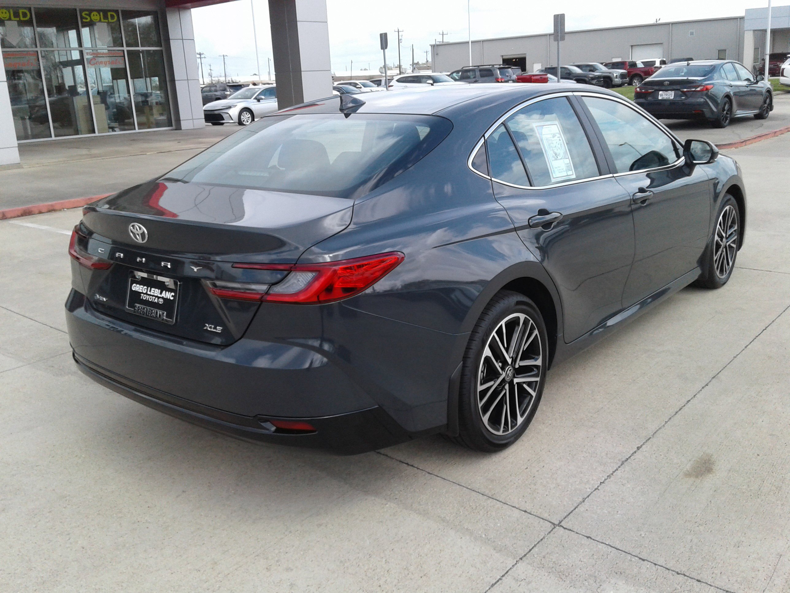 Used 2026 Toyota Camry XLE image 7