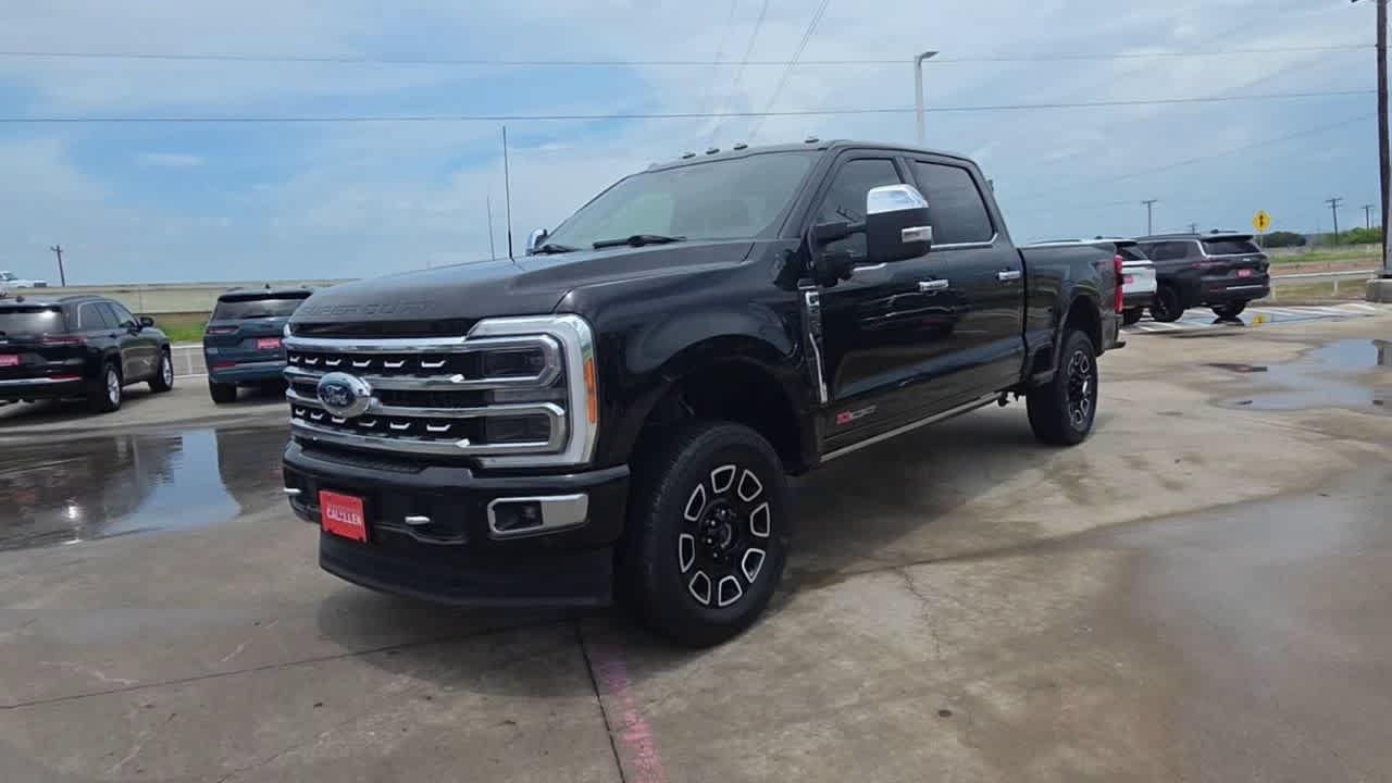 Used 2023 Ford F250 Platinum AWD/4WD image 4