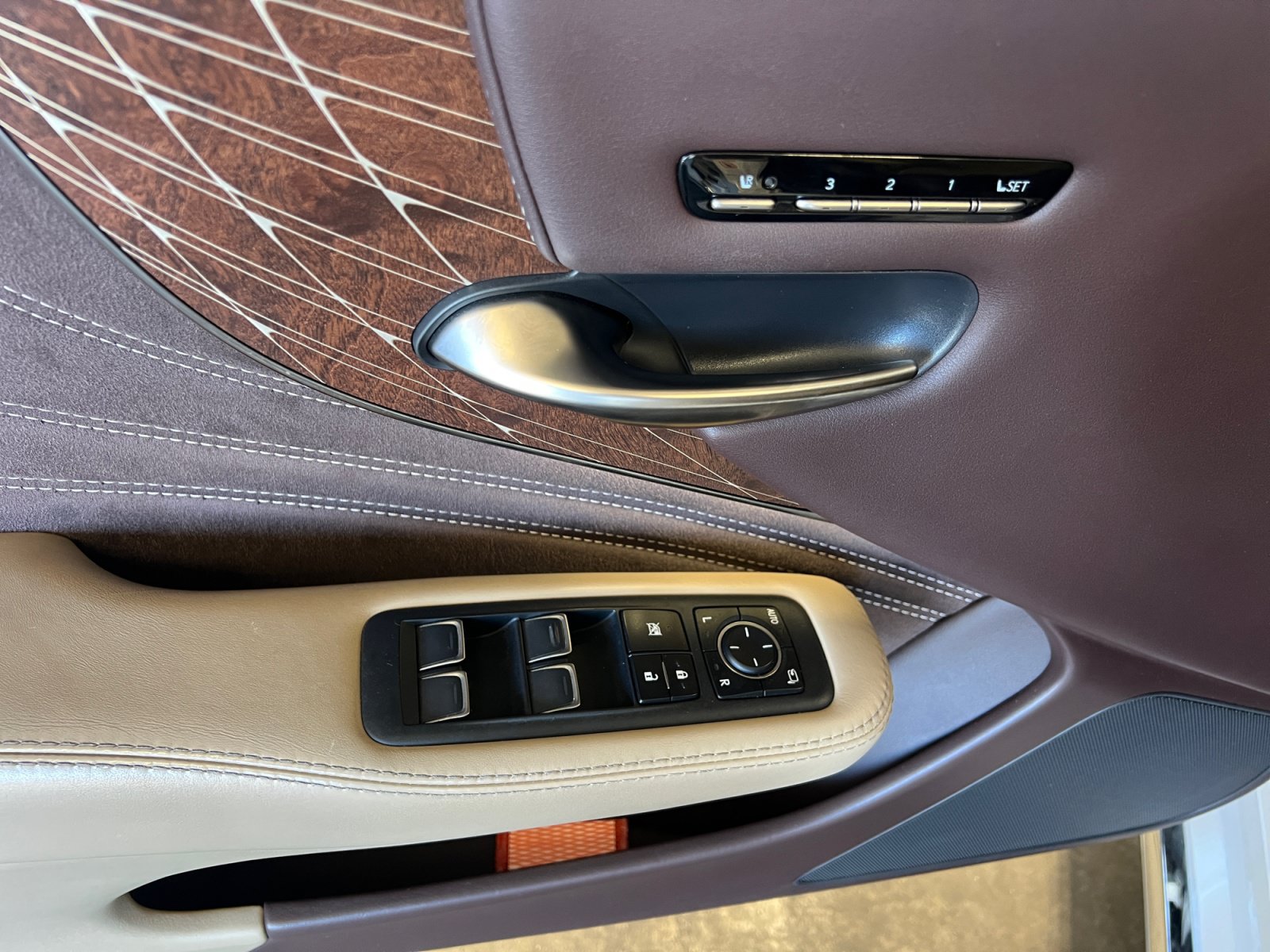 Used 2018 Lexus LS 500 AWD image 11