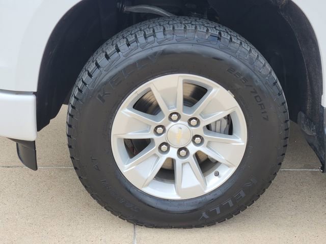 Used 2024 Chevrolet Silverado 1500 Custom w/ LPO, Dark Essentials Package RWD image 17