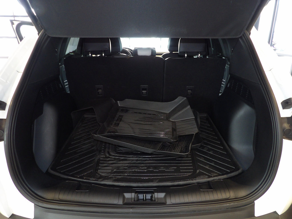 Used 2025 Ford Escape Platinum AWD/4WD image 19
