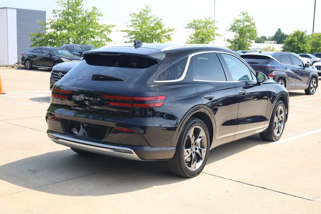 Used 2023 Genesis Electrified GV70 AWD/4WD image 4