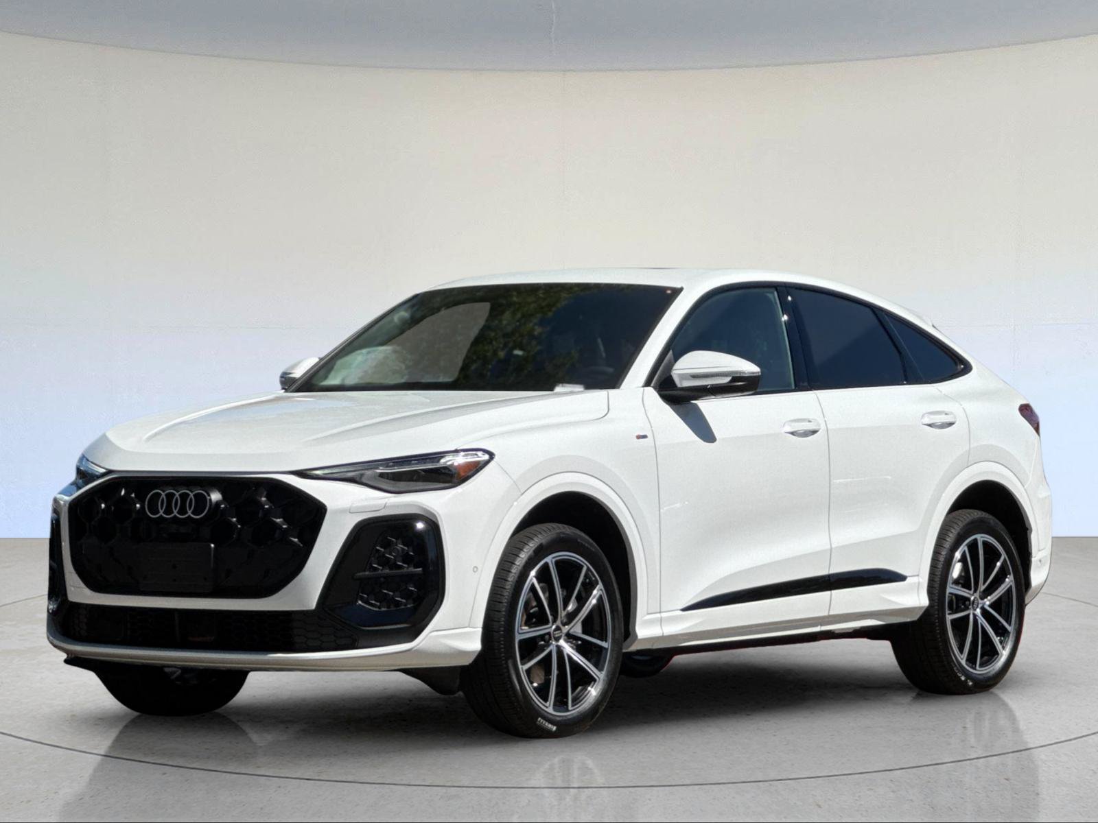 New 2026 Audi Q5 Premium Plus AWD/4WD image 1