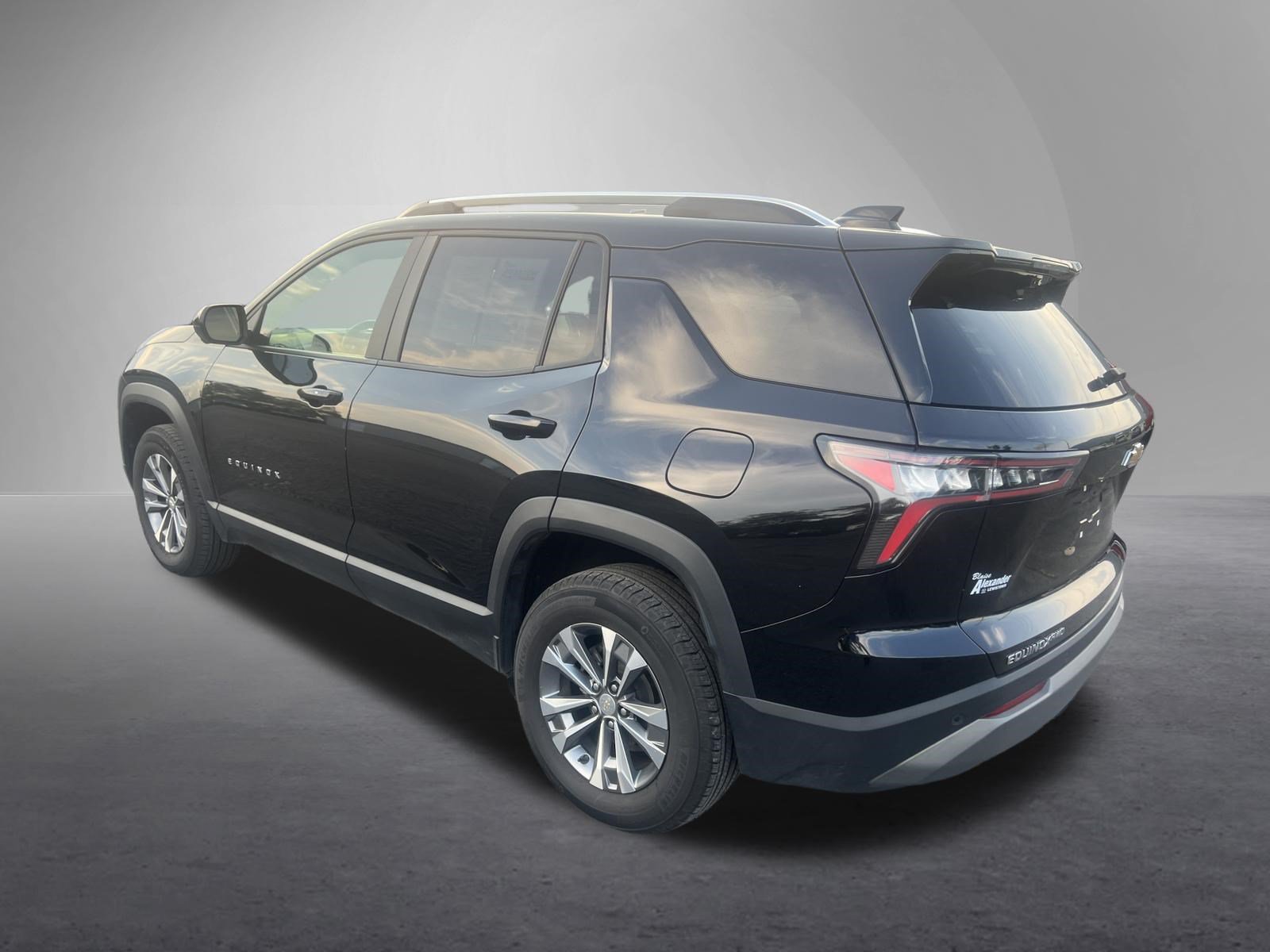 Used 2025 Chevrolet Equinox LT w/ Convenience Package II AWD/4WD image 6