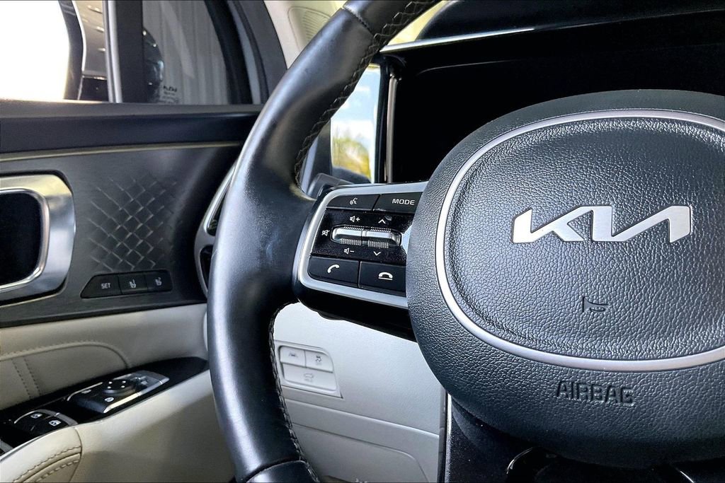 Used 2023 Kia Sorento SX Prestige image 8