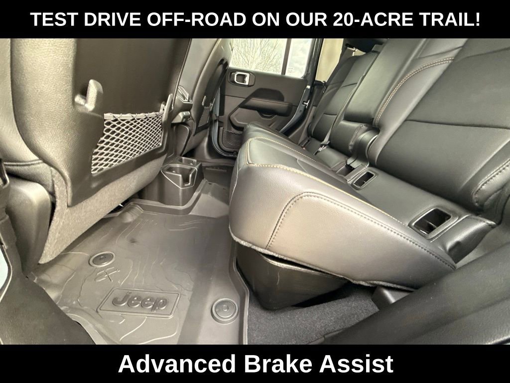 New 2026 Jeep Gladiator Sahara image 13