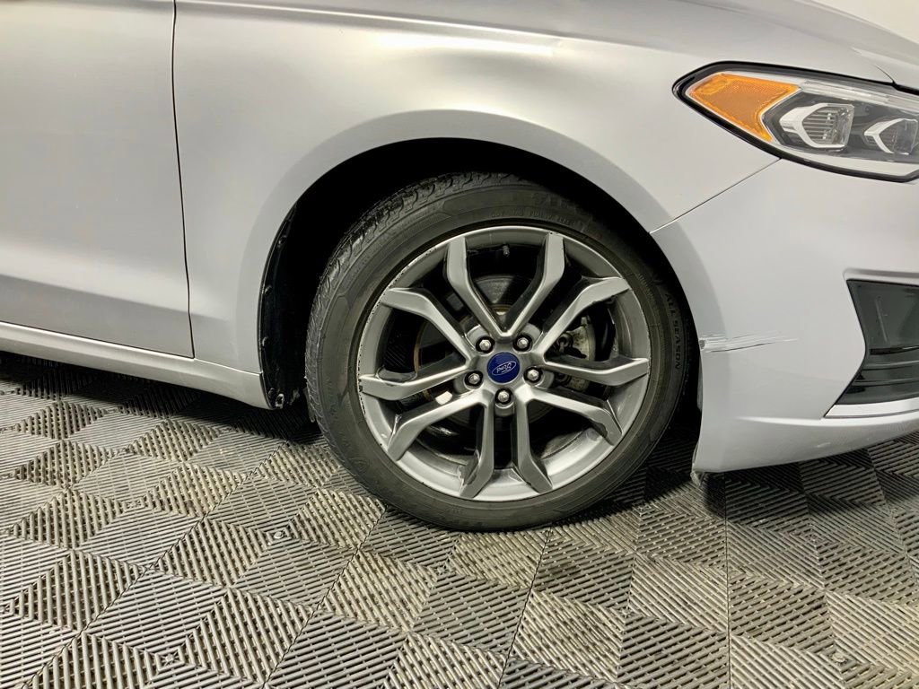Used 2019 Ford Fusion SEL FWD image 41