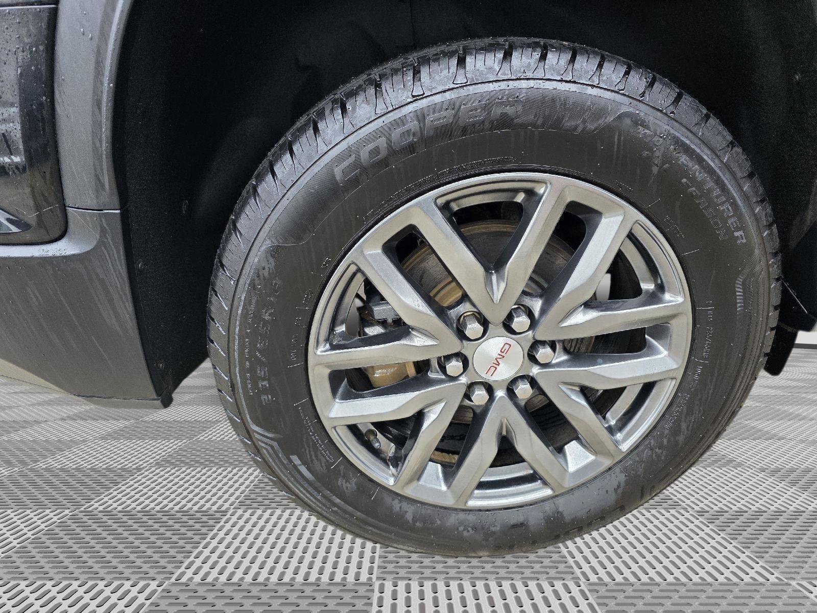 Used 2019 GMC Acadia SLT image 25