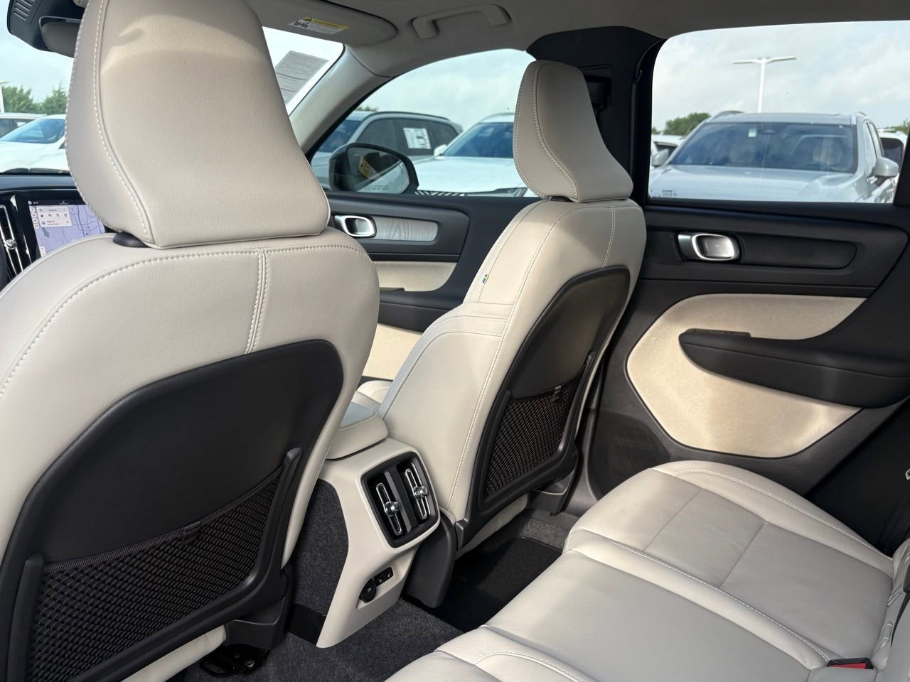 New 2026 Volvo XC40 B5 Plus w/ Protection Package Premier image 18