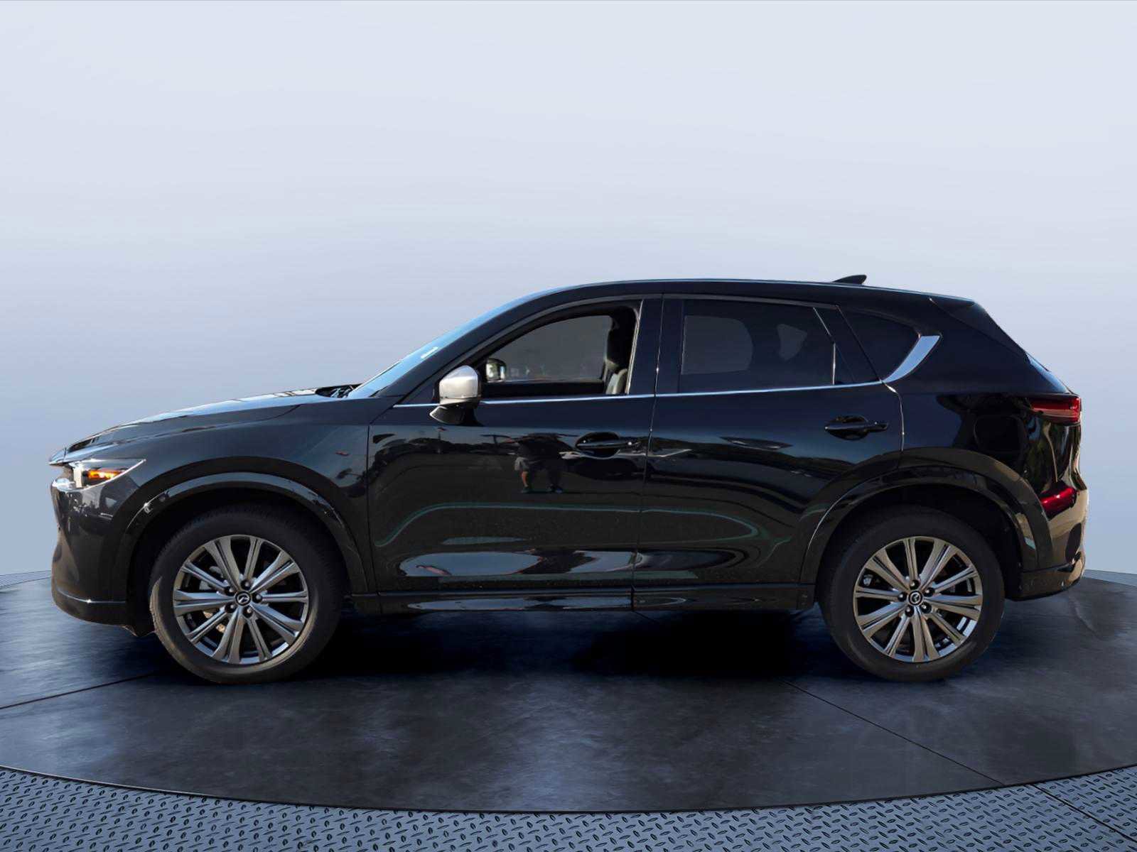 Used 2024 MAZDA CX-5 Signature AWD/4WD image 3