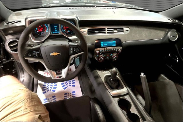 Used 2015 Chevrolet Camaro Z/28 RWD image 7