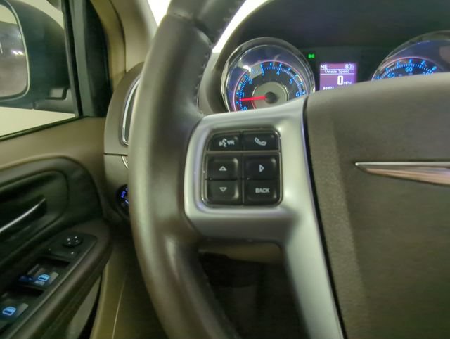 Used 2013 Chrysler Town & Country Touring FWD image 26