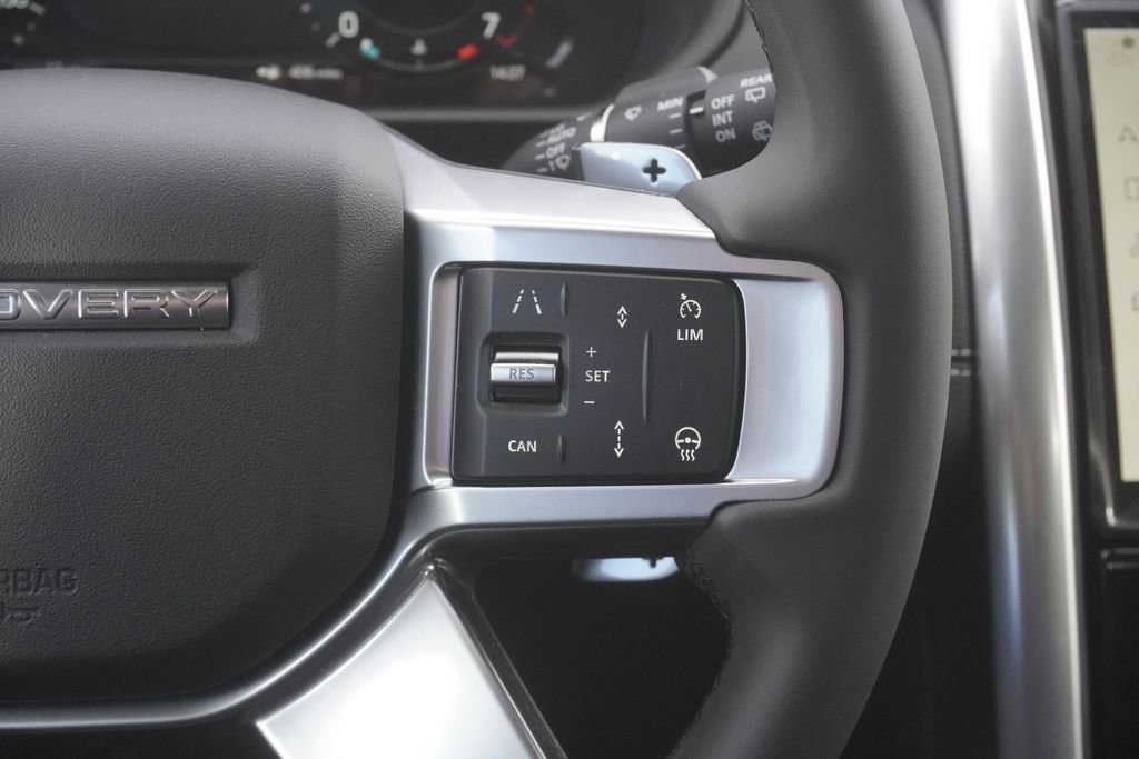 New 2026 Land Rover Discovery Limited Edition image 13