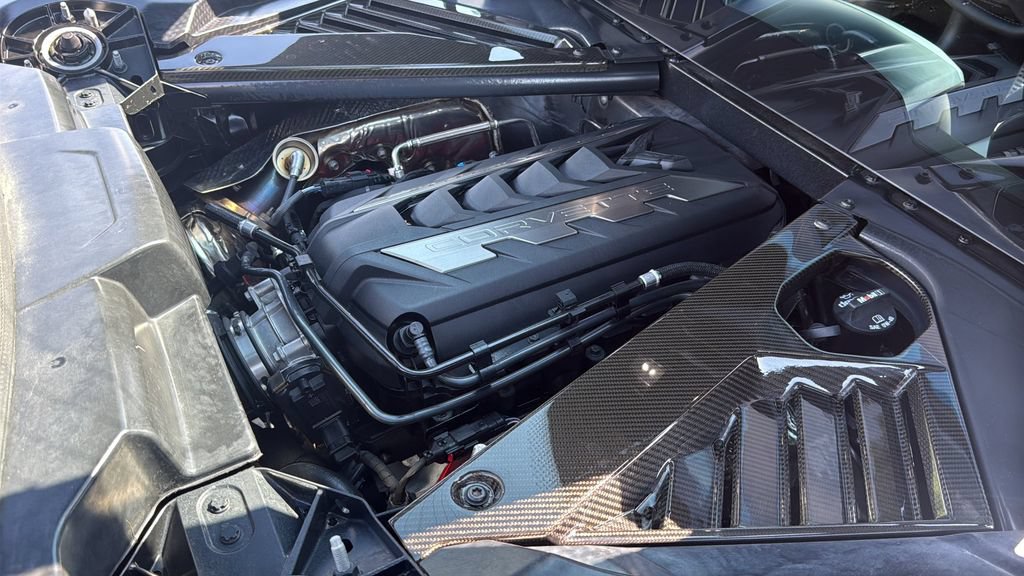 Used 2025 Chevrolet Corvette Stingray Preferred Cpe w/ Z51 Performance Package RWD image 14