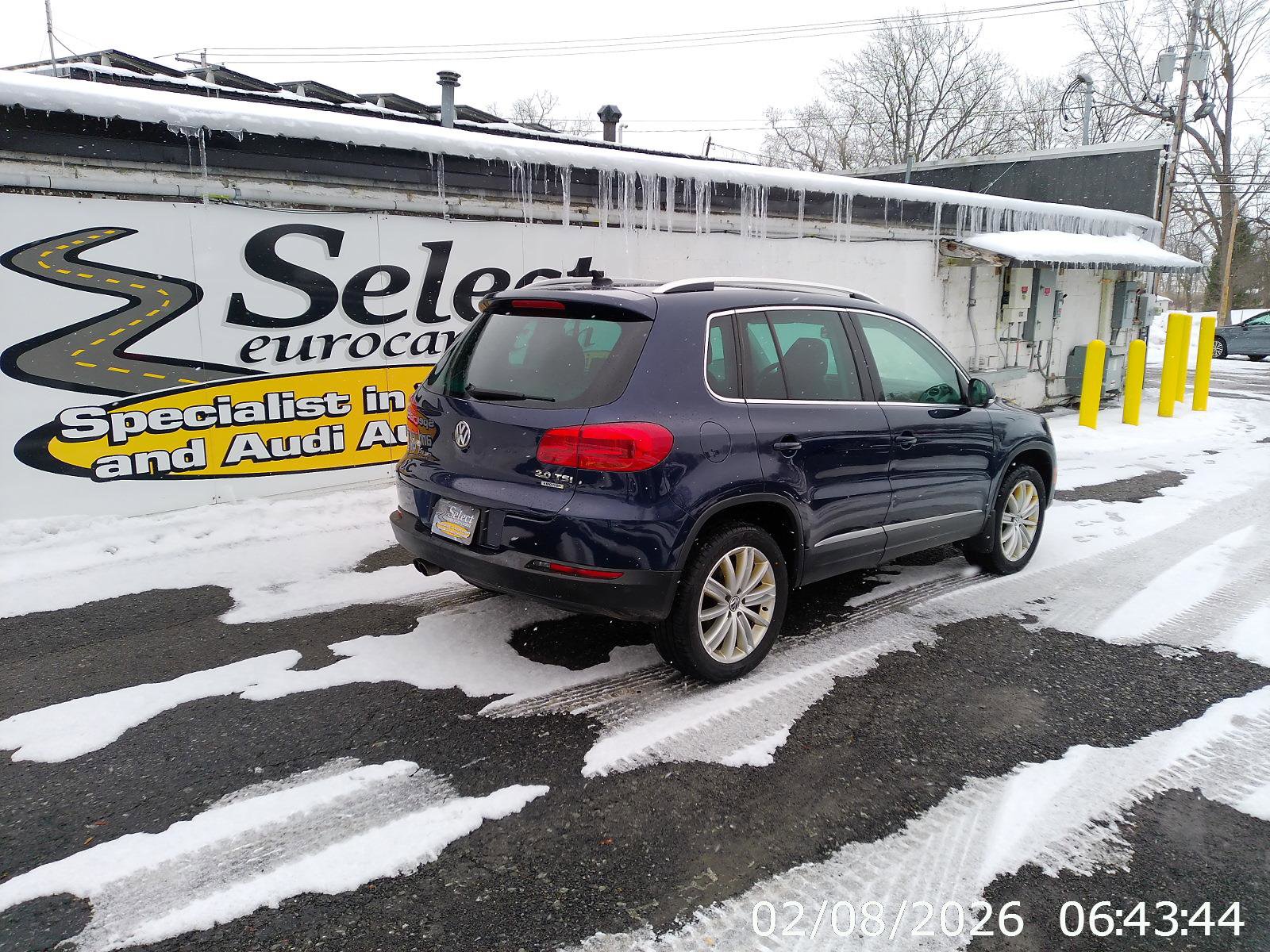 Used 2014 Volkswagen Tiguan SE image 2