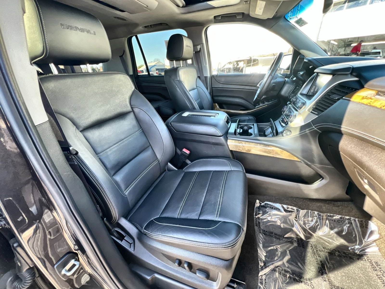 Used 2017 GMC Yukon Denali w/ Open Road Package image 27