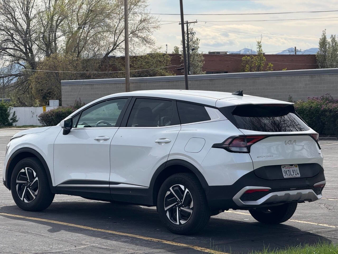 Used 2023 Kia Sportage LX image 7