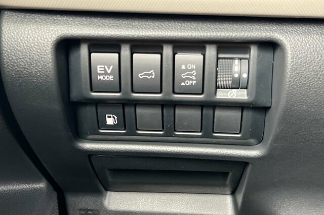 New 2025 Subaru Forester Limited image 32