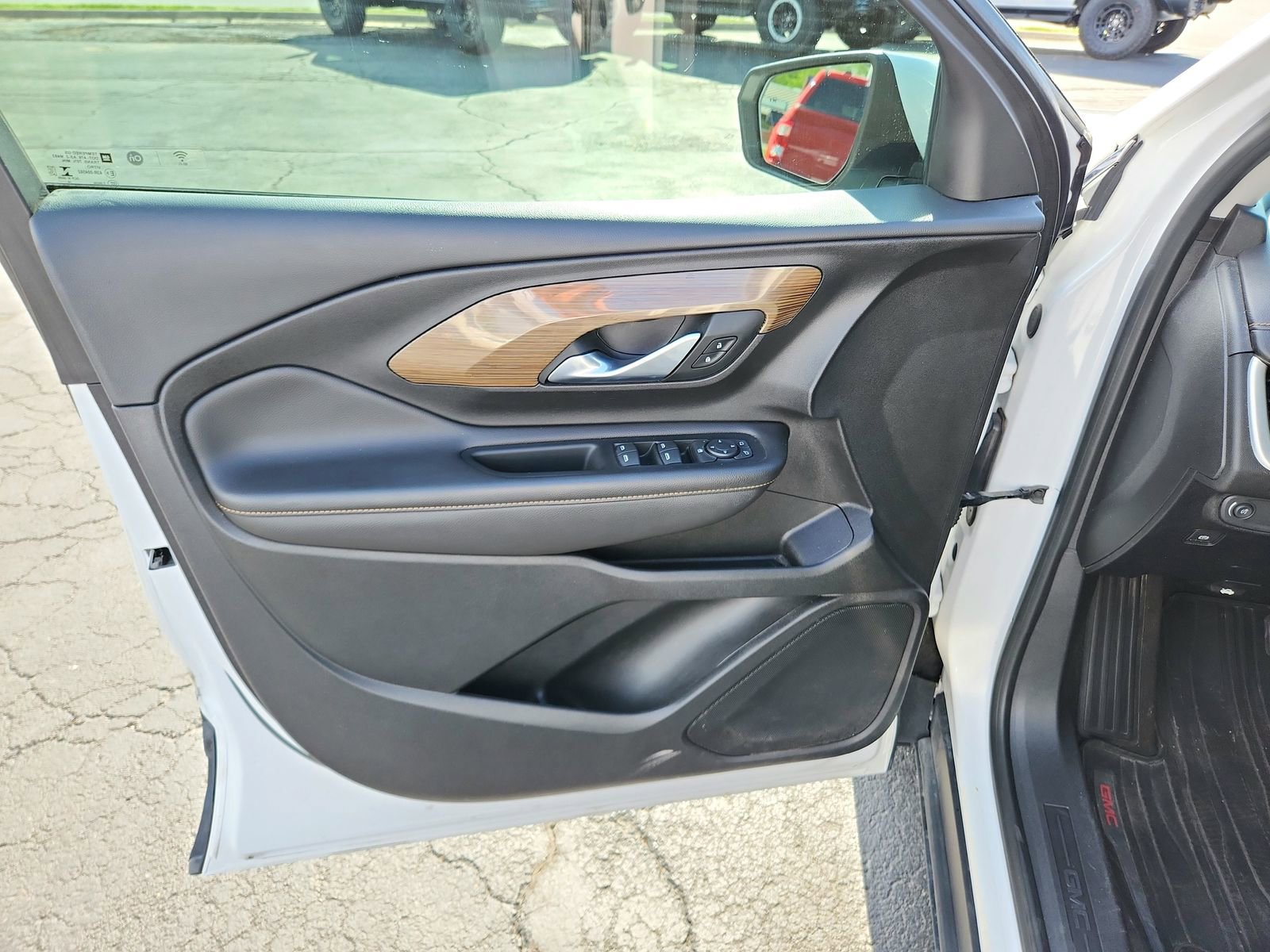 Used 2019 GMC Terrain SLE w/ Driver Convenience Package AWD/4WD image 22