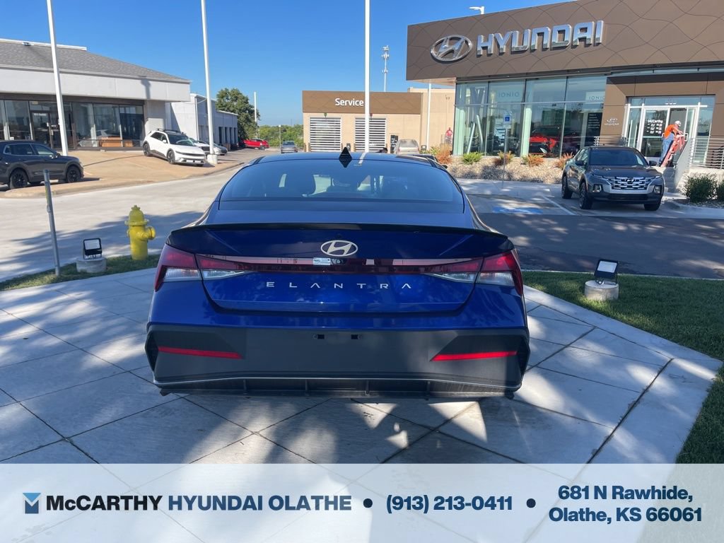 Used 2025 Hyundai Elantra Sport FWD image 14