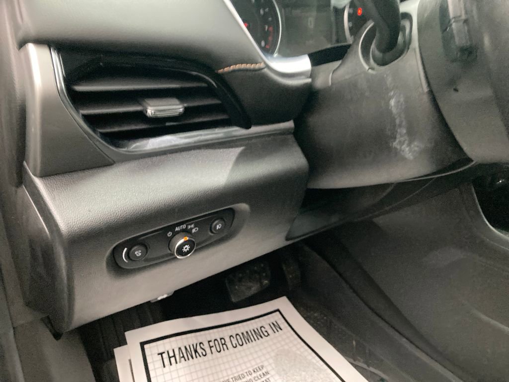 Used 2019 Chevrolet Traverse LT image 17