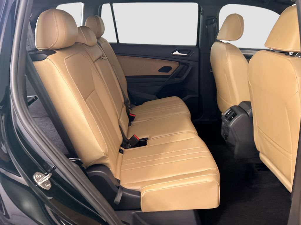 Used 2023 Volkswagen Tiguan SE w/ Panoramic Sunroof Package FWD image 21
