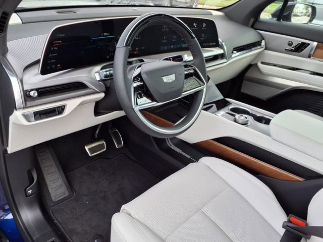 New 2026 Cadillac Vistiq Sport image 3