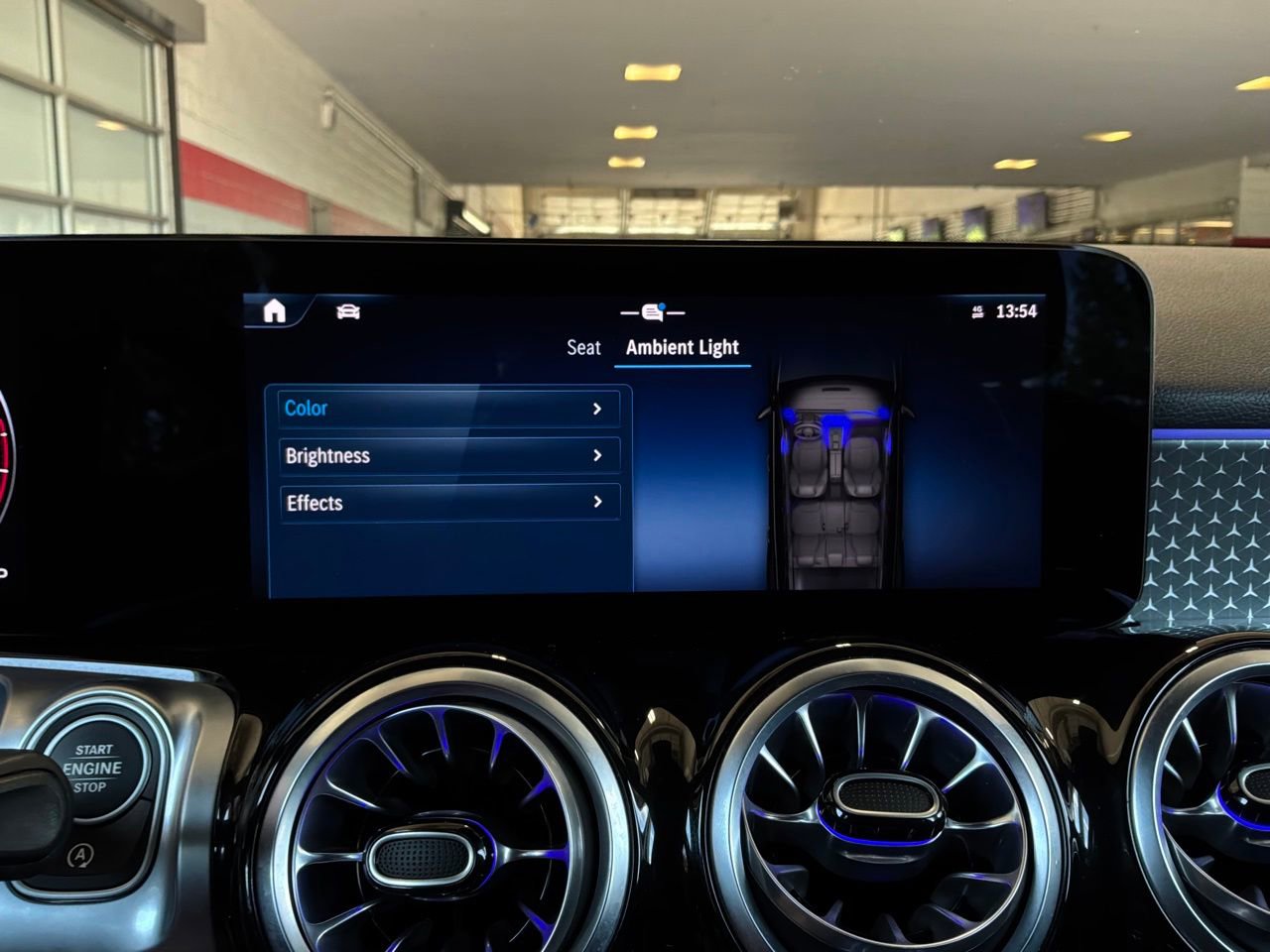 Used 2025 Mercedes-Benz GLB 250 4MATIC image 38